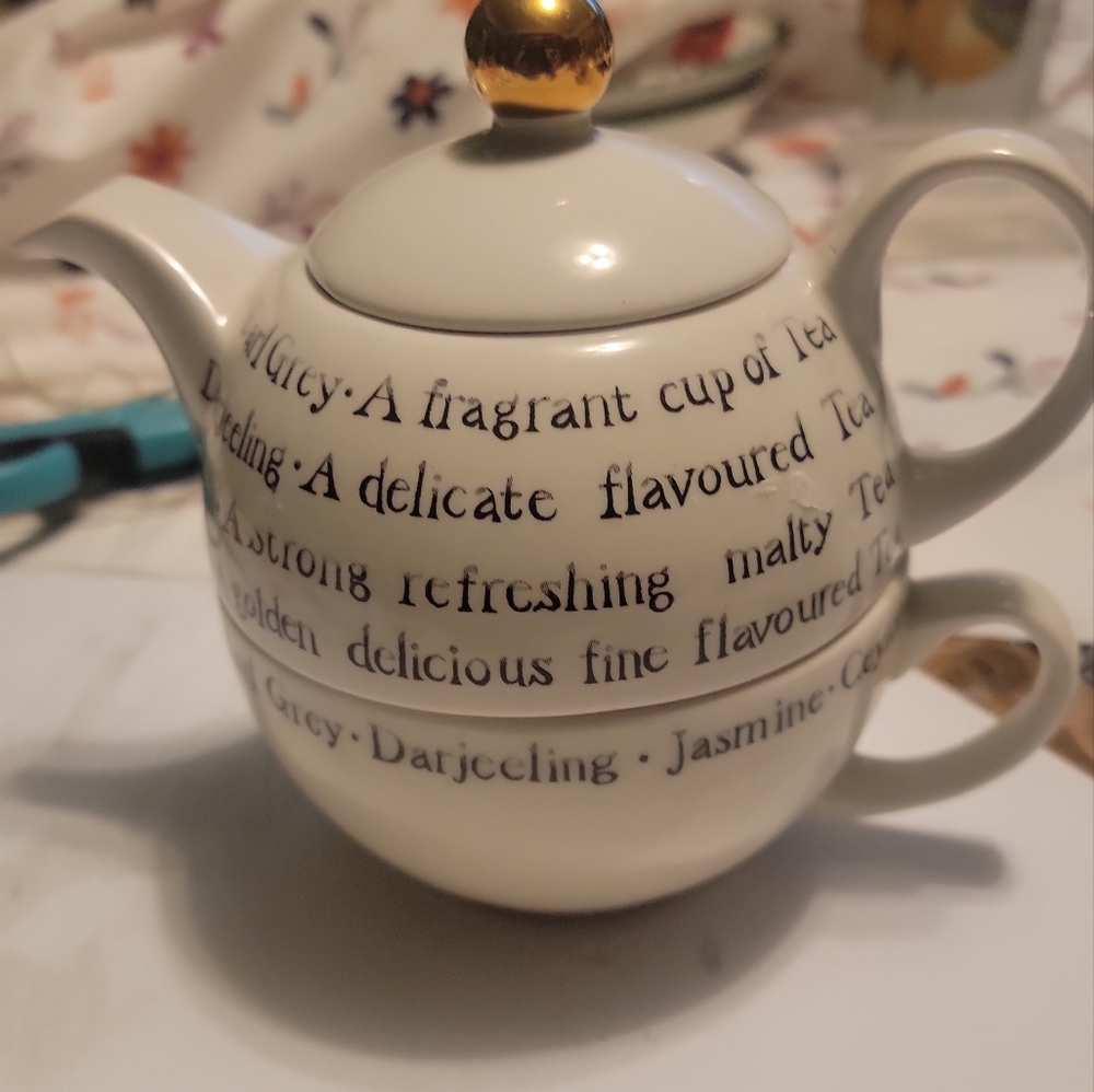 Vintage Arthur Wood and son tea for one set